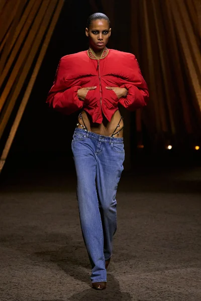 Look 23